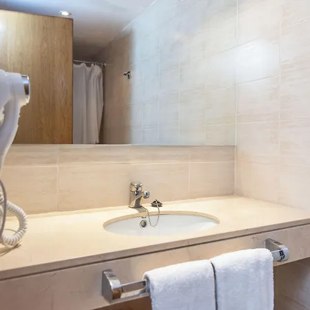 Rvhotels Mar De Tossa ホテル