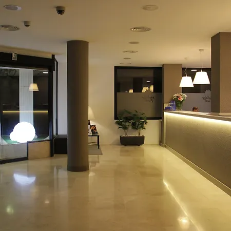Rvhotels Mar De Tossa 또사데마르
